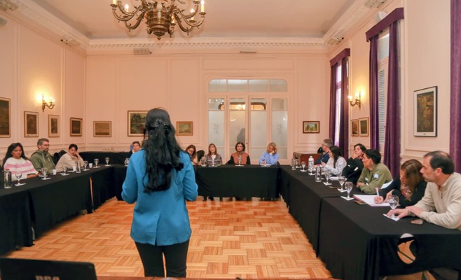 Cuarta Mesa Intersectorial de Discapacidad realizada en el Palacio Municipal de Zárate con autoridades y representantes de instituciones