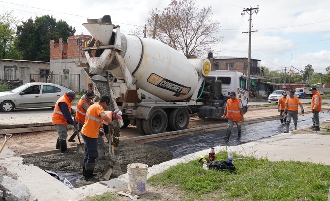 Zárate: realizan trabajos de bacheo en calle Pividal entre Mitre y Pellegrini