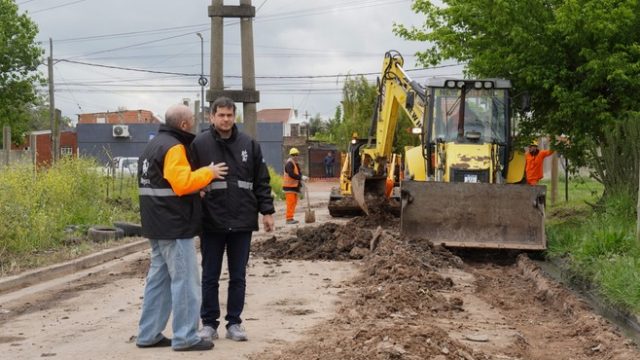Zárate: comienzan las obras de asfaltado en el barrio Juana María
