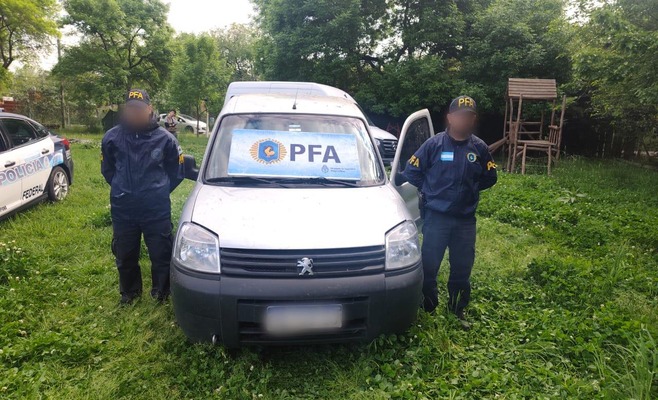 Operativo de la Policía Federal Argentina en Campana donde rescataron a una adolescente uruguaya buscada por Interpol