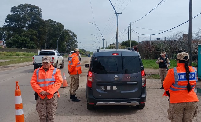 Efectivos de Prefectura Naval Argentina realizan operativos de seguridad y controles vehiculares en distintos puntos del país